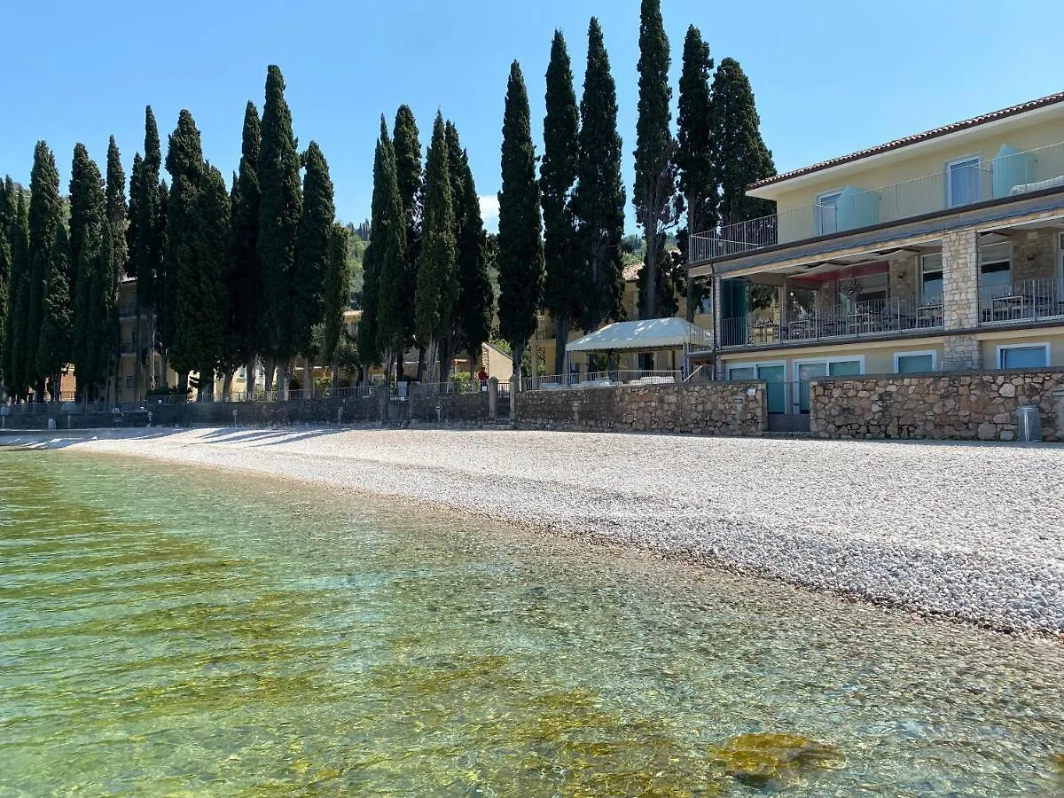 Hotel Baia Dei Pini Torri Del Benaco
