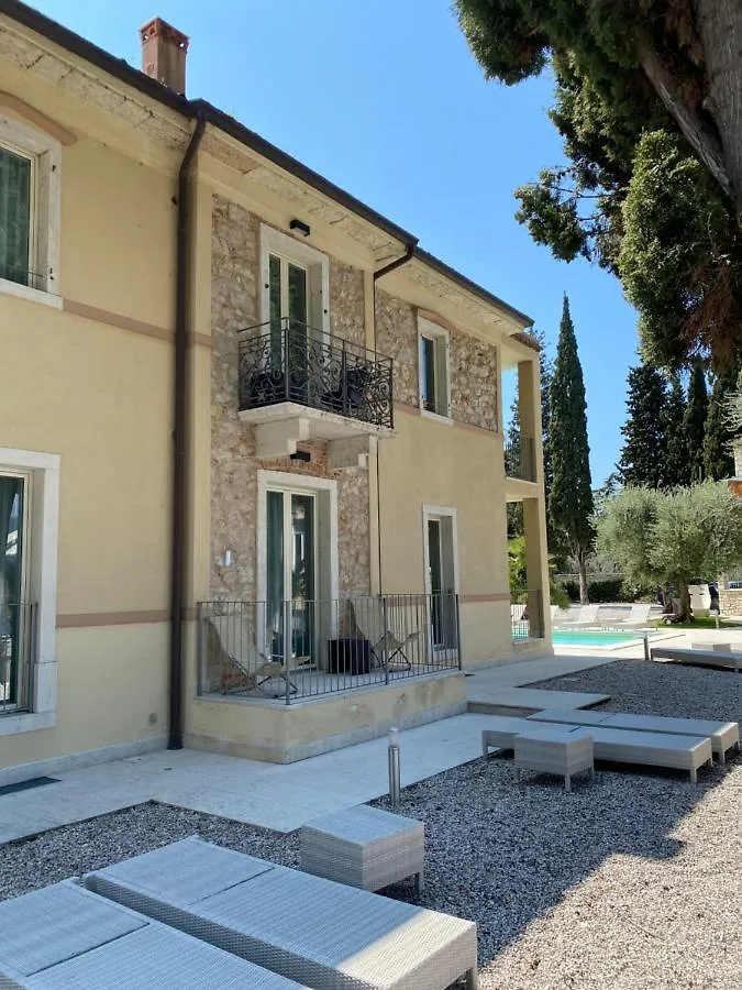 Hotel Baia dei Pini Torri Del Benaco