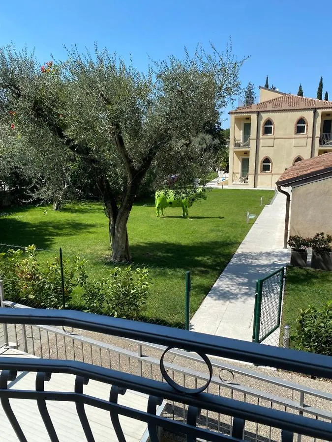 Hotel Baia Dei Pini Torri Del Benaco