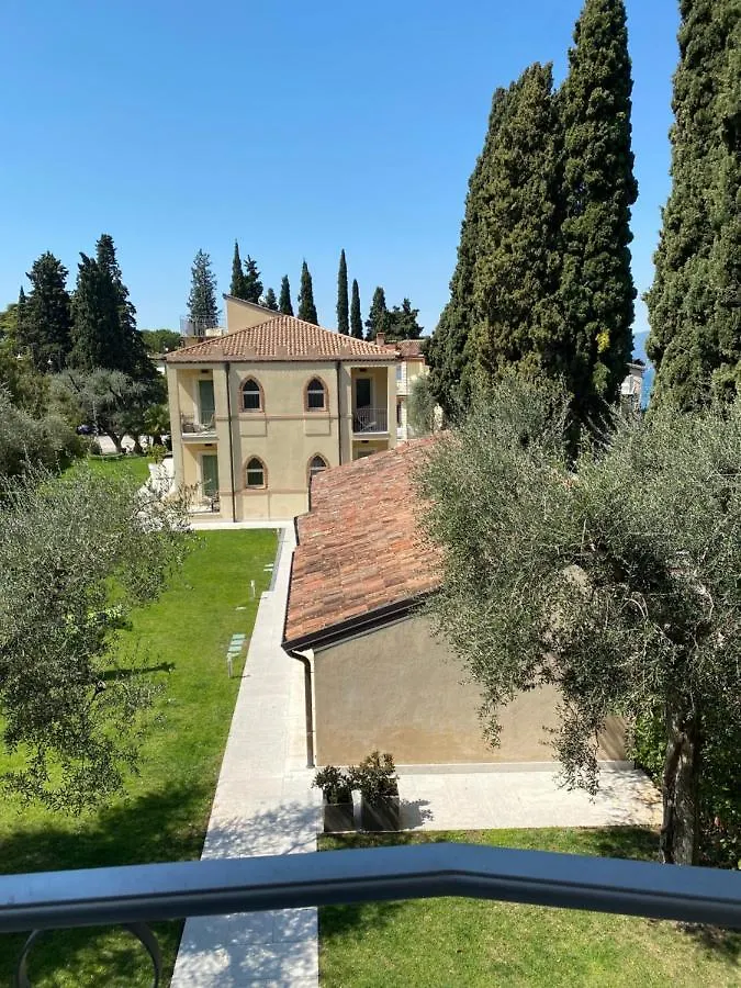 Hotel Baia Dei Pini Torri Del Benaco