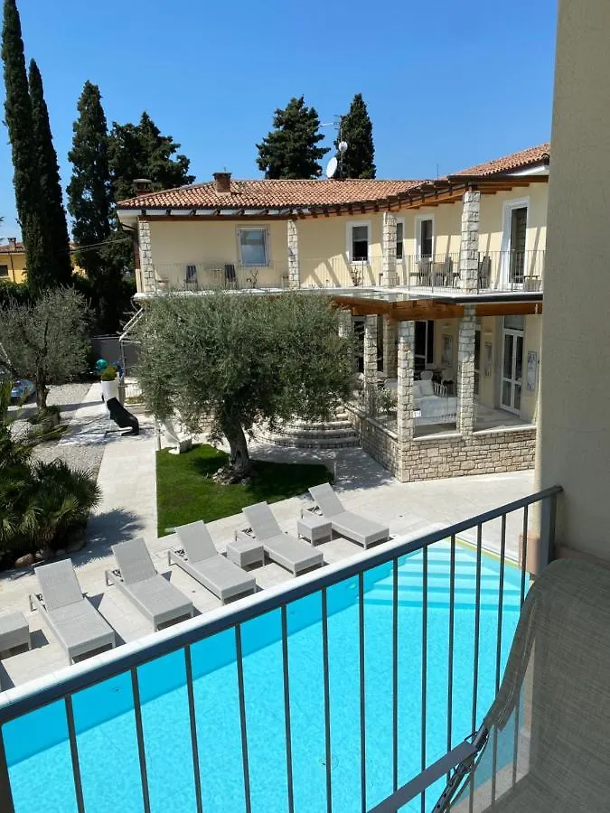 ***  Hotel Baia Dei Pini Torri Del Benaco Italy