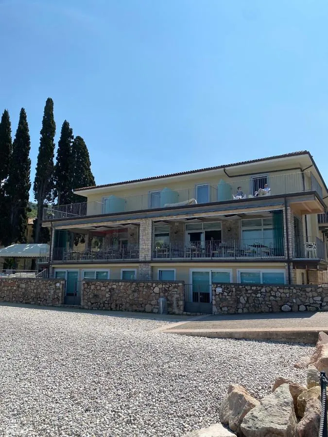 Hotel Baia dei Pini Torri Del Benaco