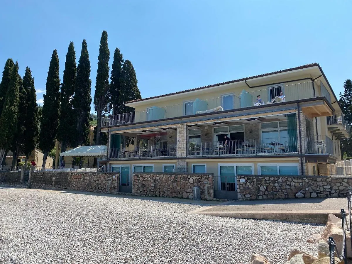 Hotel Baia dei Pini Torri Del Benaco