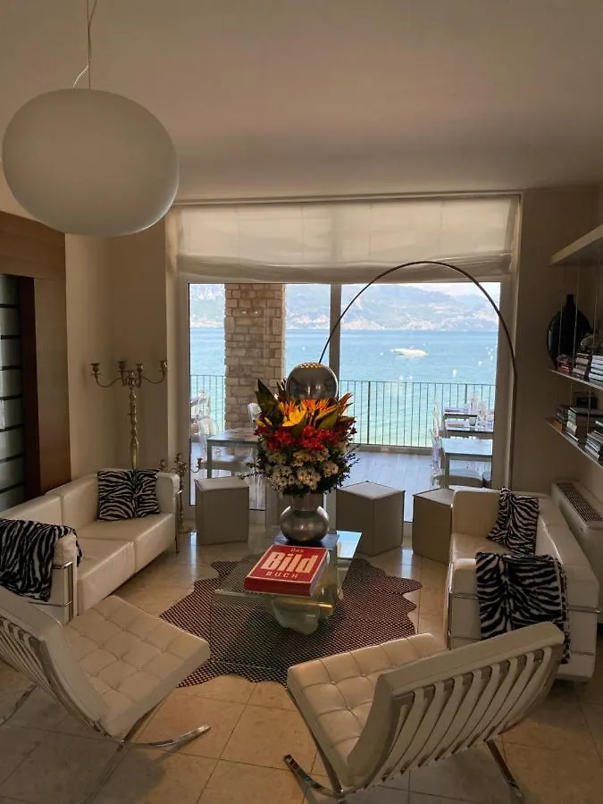 Hotel Baia Dei Pini Torri Del Benaco 3*,  Italy