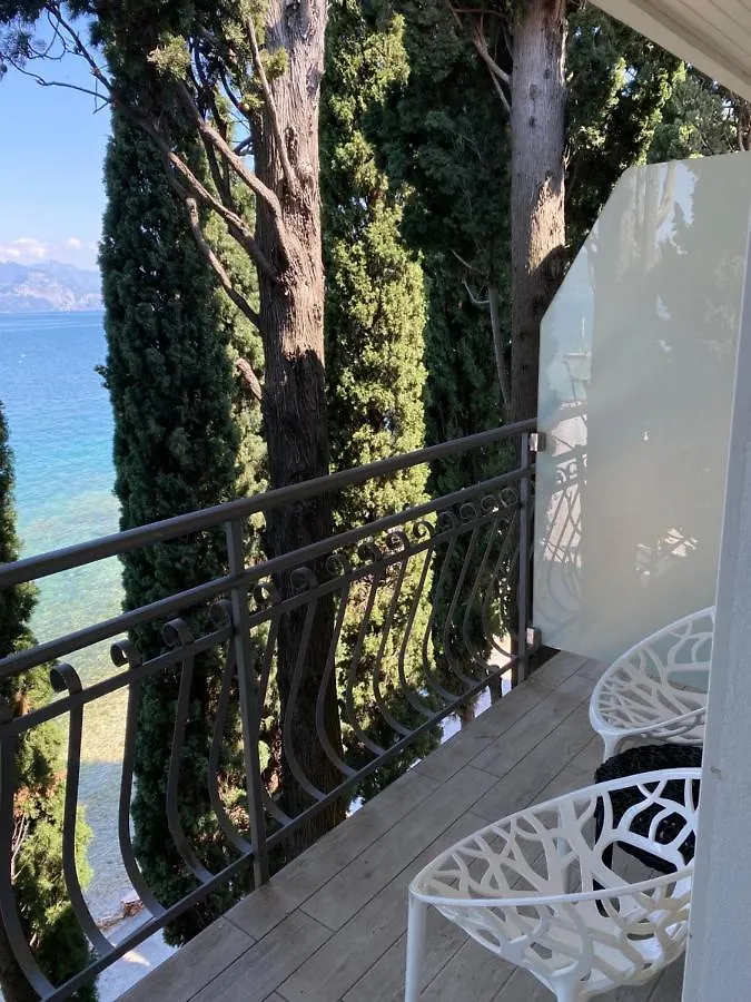 Hotel Baia Dei Pini Torri Del Benaco