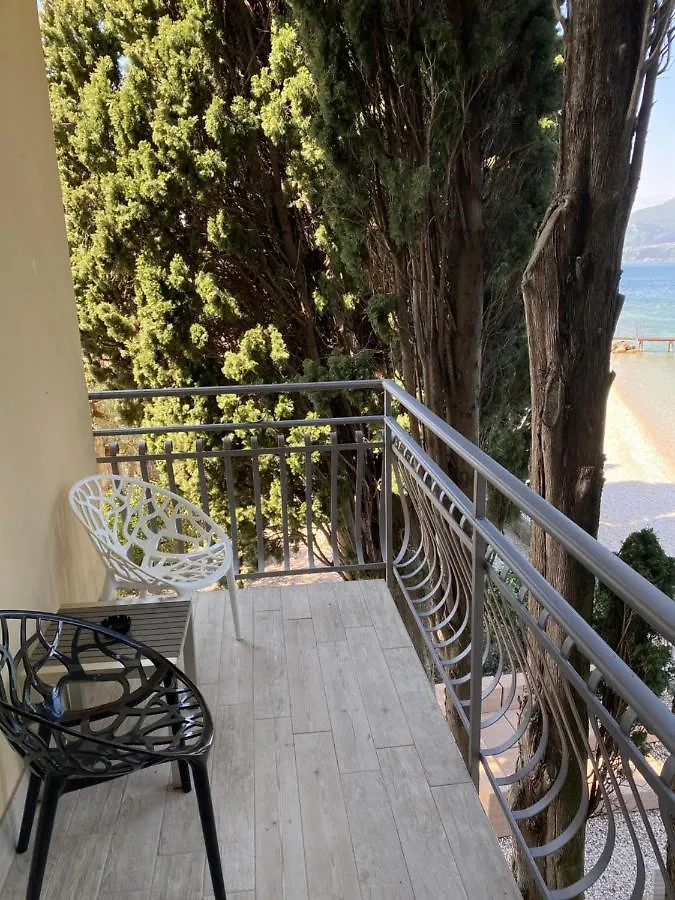 Hotel Baia Dei Pini Torri Del Benaco
