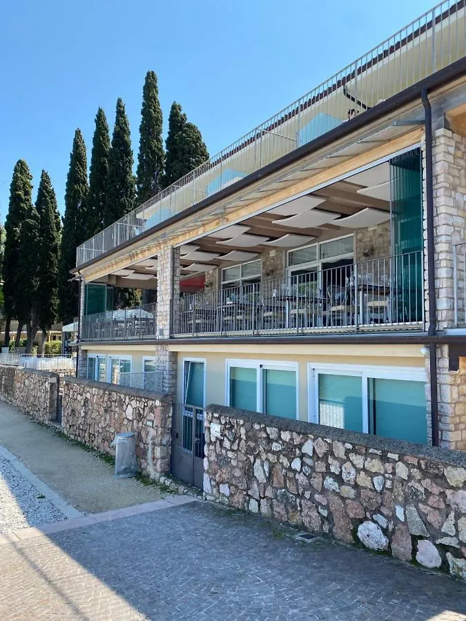 Hotel Baia Dei Pini Torri Del Benaco